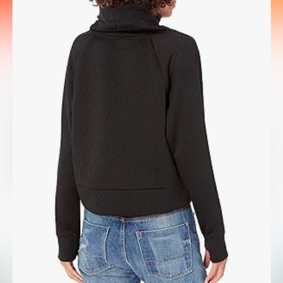 Juicy Couture jacquard quilted crop pullover black medium cowl neck thumb holes - Picture 2 of 8